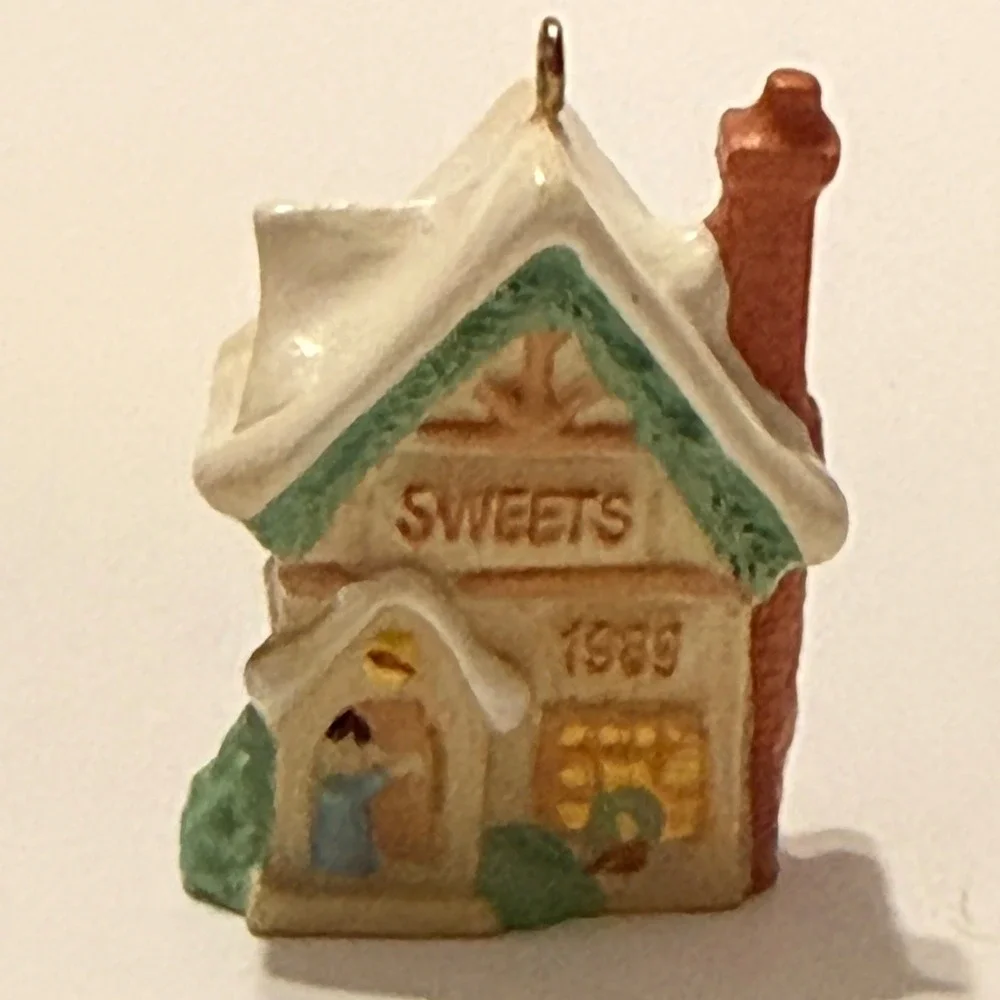 Hallmark Keepsake Old English Village Miniature Ornament Set 1988-1992 5pc *